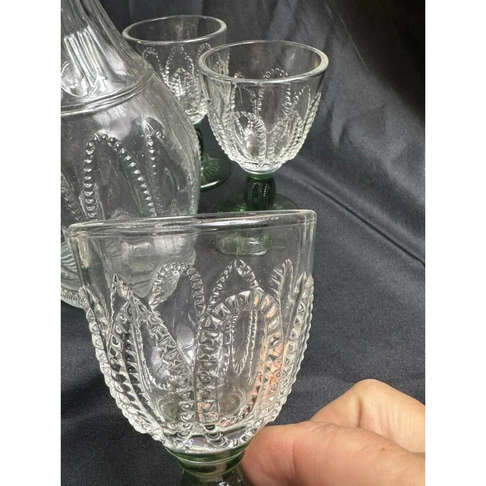 Unbranded vintage clear